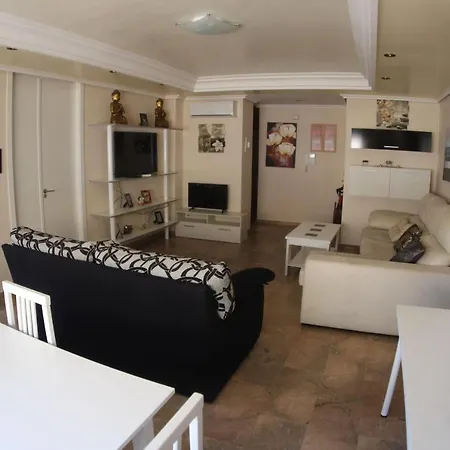 Deluxe San Julian * 托雷维耶哈